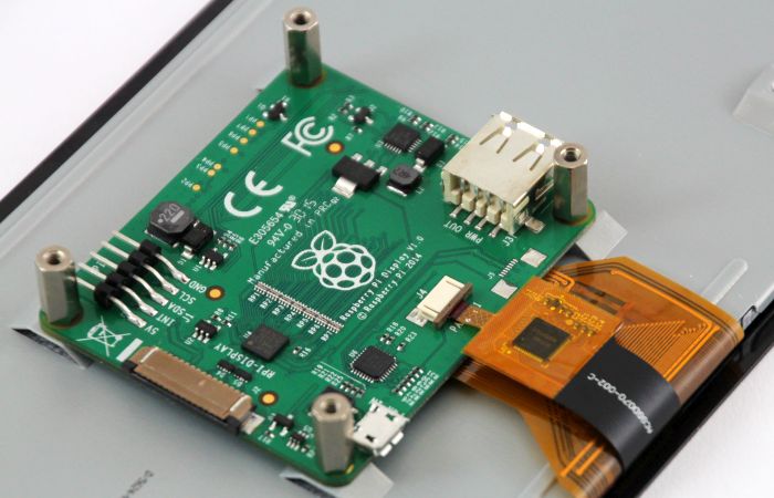 Raspberry Pi 7-inch Touchscreen Display