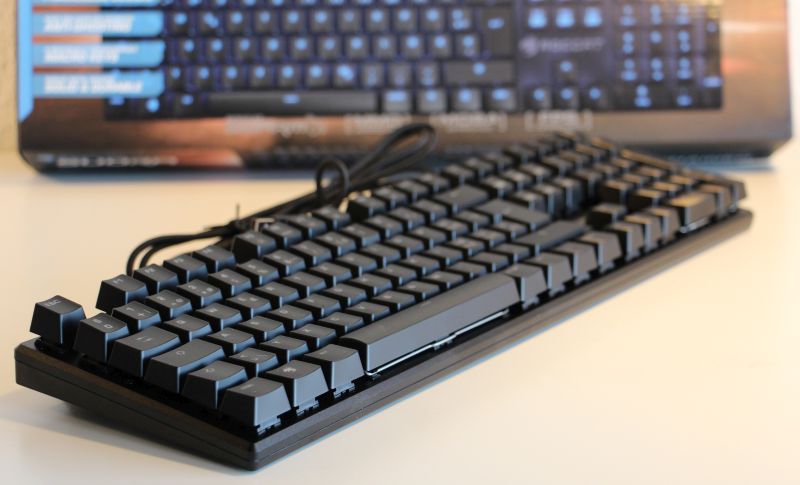 Roccat Suora: Frameless Mechanical Gaming Keyboard