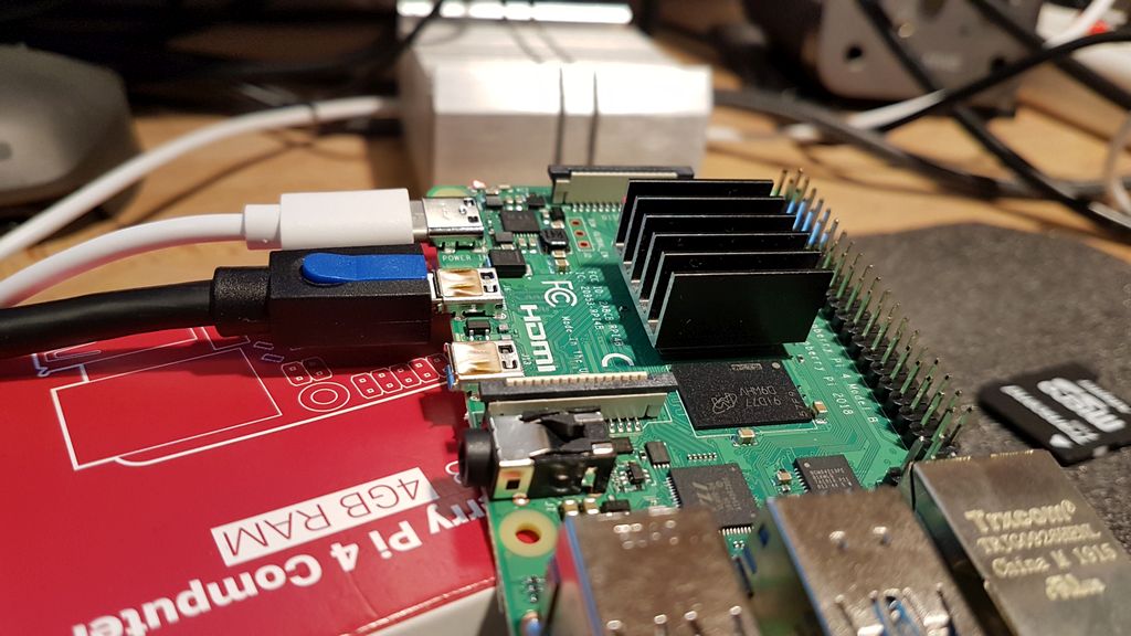 Raspberry Pi 4 + 20x20mm heatsink