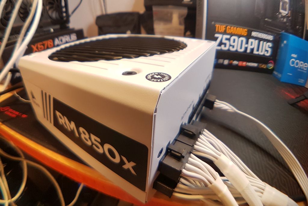 Powering the Intel Core i5-11600K testbed - Corsair RM850W White PSU