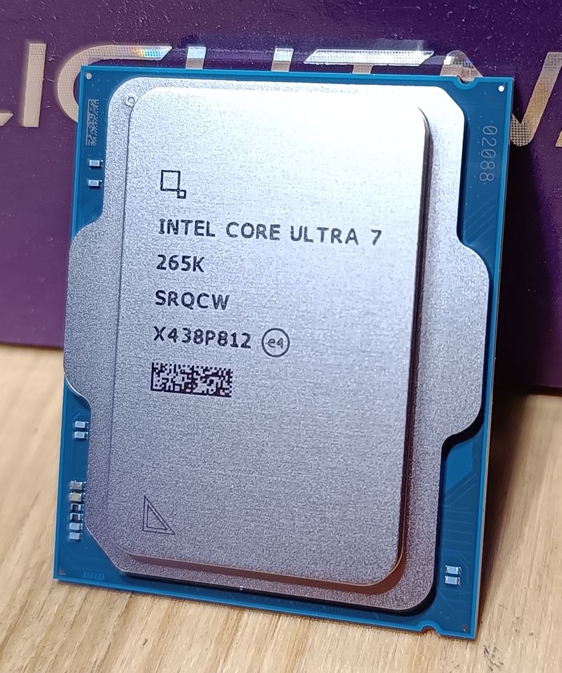 Intel Core Ultra 7 265K processor